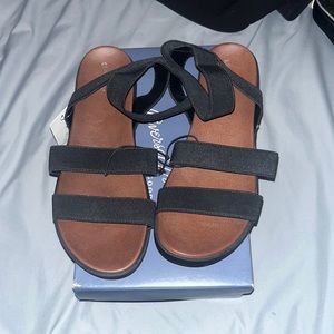 Black stretchy women sandals
